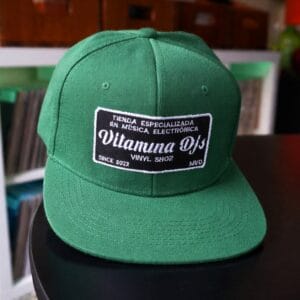 gorra vitaminadjs vinyl shop color verde